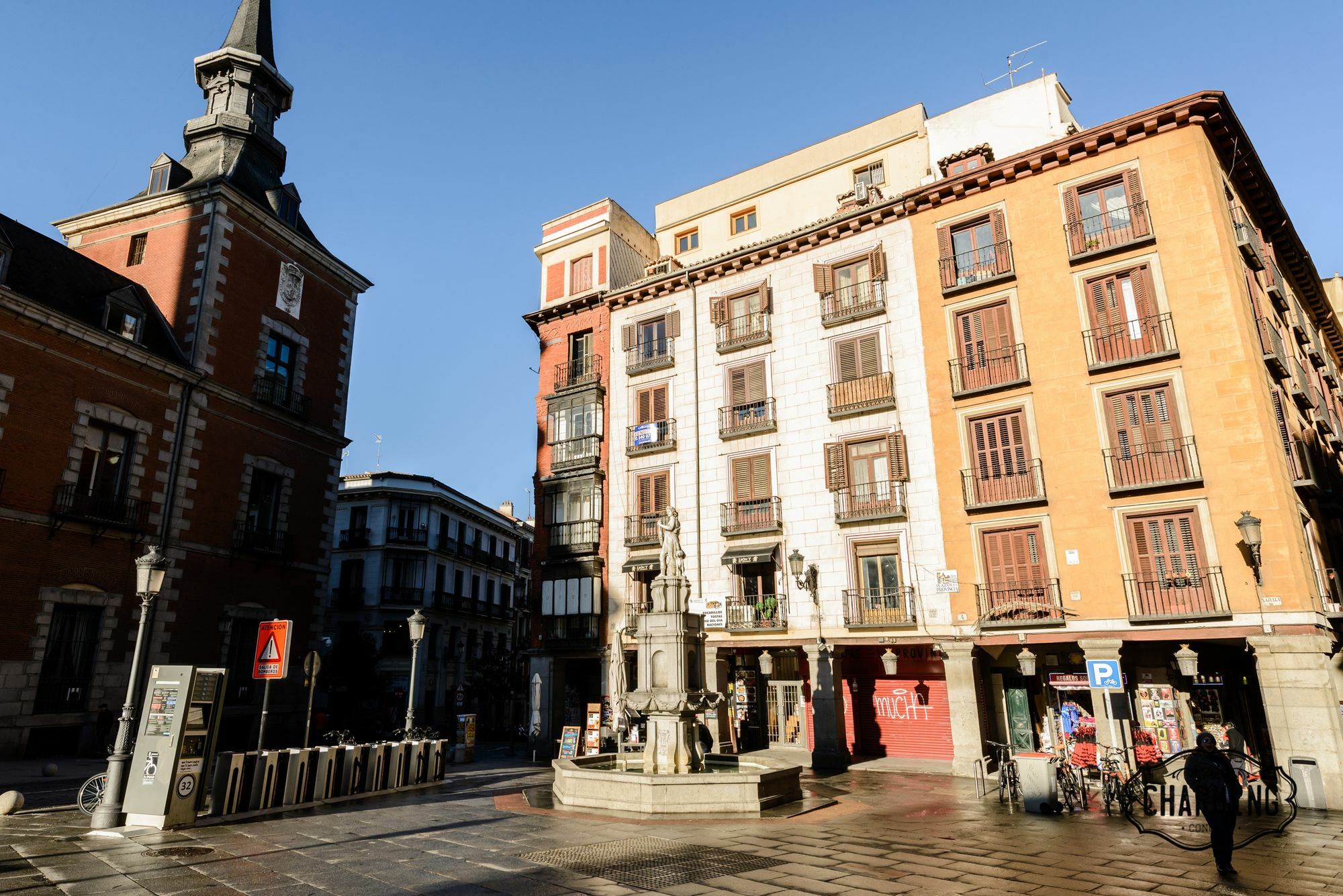Charming Madrid Plaza Apartment ภายนอก รูปภาพ